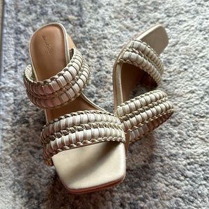 Universal Thread Women’s Nikola Mule Heel